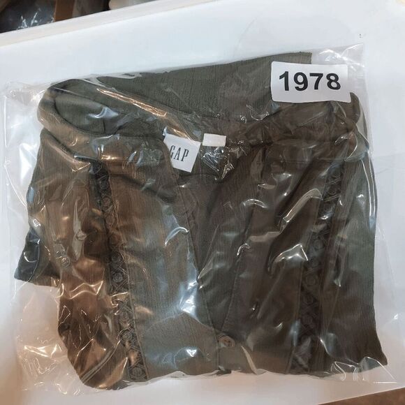 GAP Top Women Small Green Blouse Solid Lace Trim Long Sleeve V Neck Button Front - Picture 11 of 11